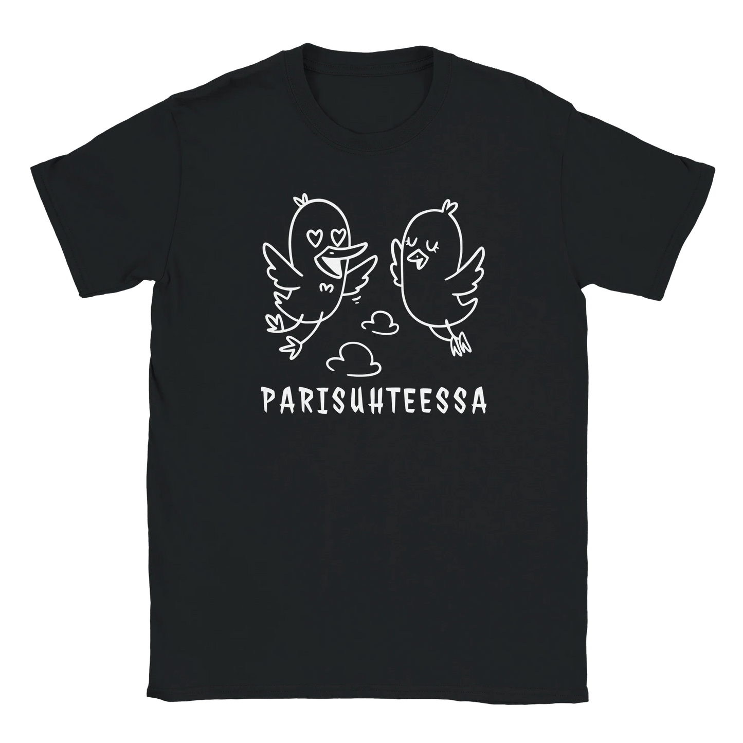 Musta T-paita Parisuhteessa with kaksi sarjakuva-lintua ja pilviä printillä