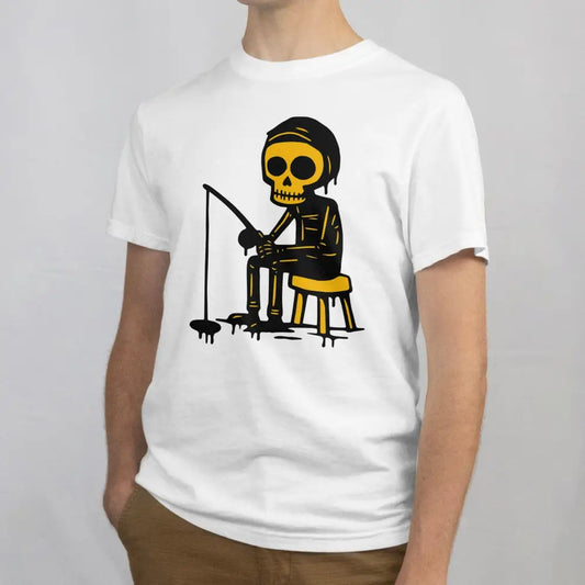 Pilkillä T-paita valkoinen T-paita karikatyyriluonnos kalastavasta luurangosta