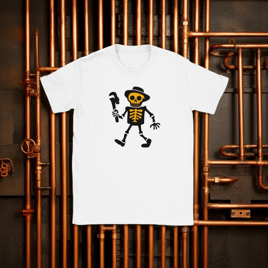 Valkoinen crew-neck T-paita cartoonin luurangolla hatissa ja pihdeillä Putkimies Loppuun Asti