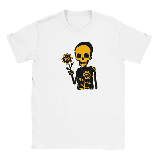 Valkoinen lyhythihainen T-paita Ruusuja, skeletoni ja kukka grafiikalla