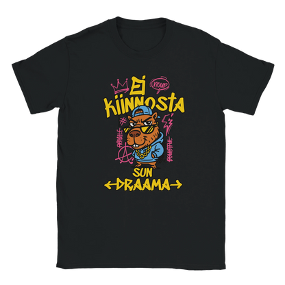 T-shirt featuring a guinea pig character in sunglasses beside the Finnish words Ei kiinnosta sun draama.