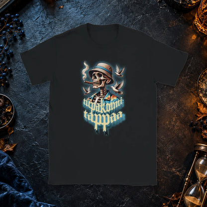 T-shirt featuring a skull wearing a hat amid smoke beside the Finnish words Tupakointi tappaa.