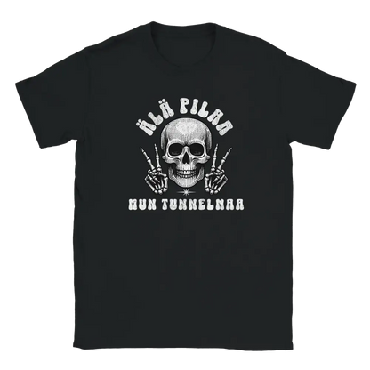 Black T-shirt featuring a skull making middle-finger gestures beside the Finnish words �l� pilaa mun tunnelmaa.