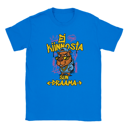 T-shirt featuring a guinea pig character in sunglasses beside the Finnish words Ei kiinnosta sun draama.