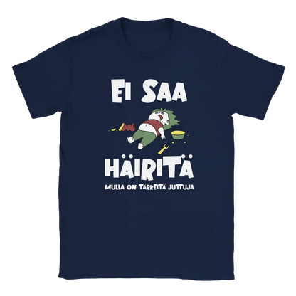 T-shirt featuring a reclining character beside Finnish wording asking not to be disturbed.