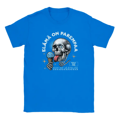 Blue T-shirt featuring a skull licking ice cream beside a Finnish phrase about life being better with ice cream.