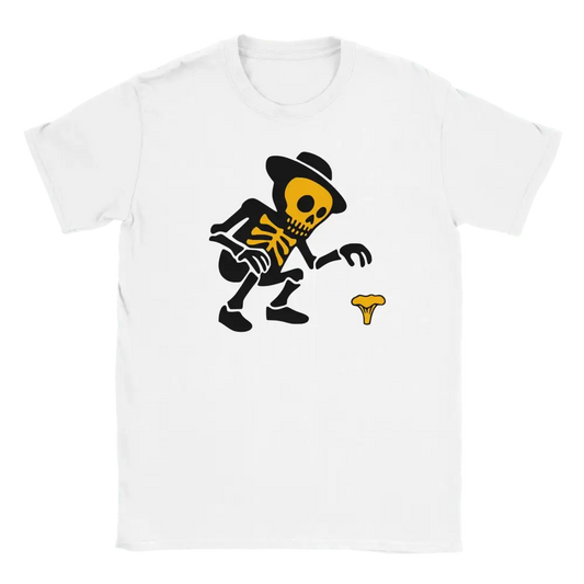 Valkoinen lyhythihainen crew-neck T-paita Skeletoni ja sieni Kantarellin Metsästäjä