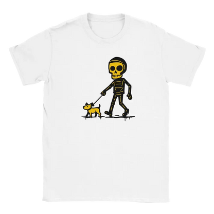 Valkoinen lyhythihainen T-paita lasten koiranomistaja -kuvalla ja luurankohahmolla