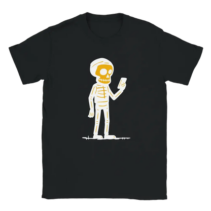 Luuri T-paita mustavalkoinen t-paita luurinskelellä ja puhelimella kuvassa