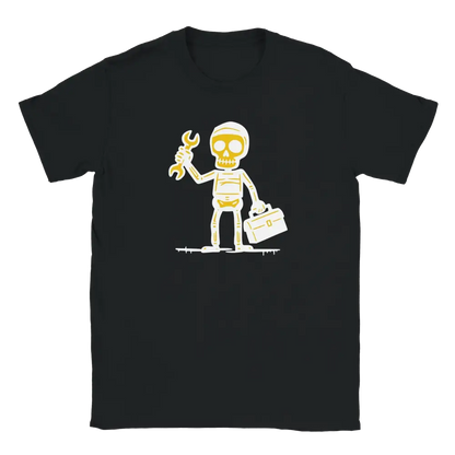 Mekaanikko T-paita musta skeleton valkoisessa kypärässä ja työkalut