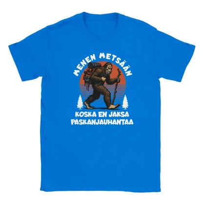 T-shirt featuring a gorilla hiker with a backpack and stick beside the Finnish words Menen mets��n.