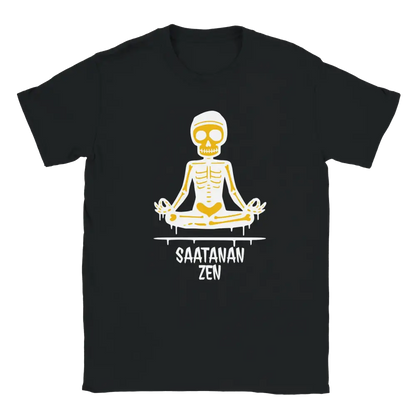 Musta t-paita, jonka printissä risti-istunnassa meditoiva luuranko ja Saatanan Zen -teksti.