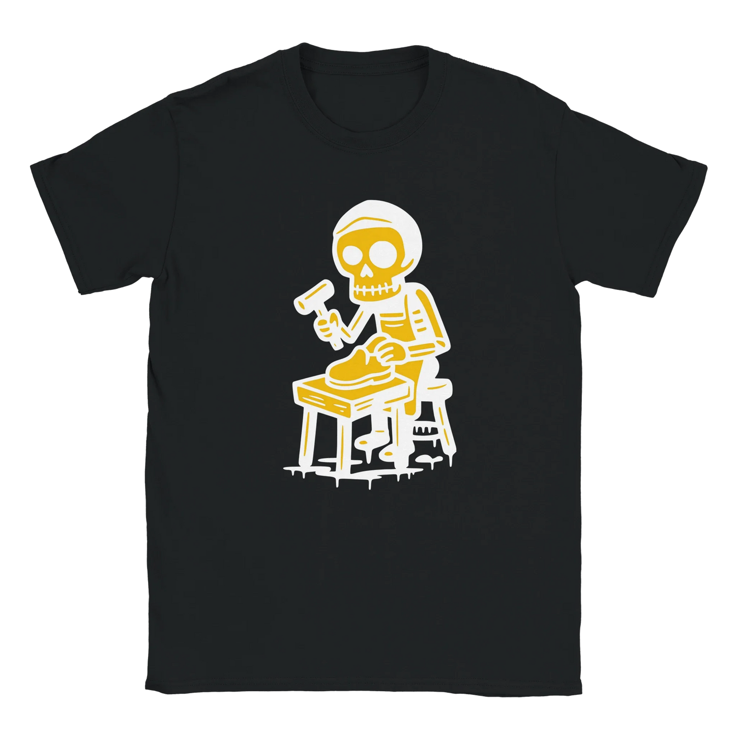 Mustavalkoinen T-paita Skeleton cobbler graphics Suutari - T-paita tuotteessa